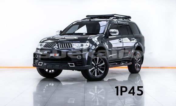 Buy Used Mitsubishi Pajero White Car in Bangkok in Bangkok Buy Used Mitsubishi Pajero White Car in Bangkok in Bangkok