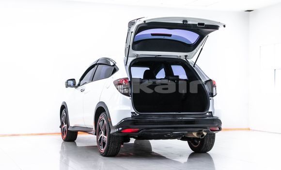 Buy Used Honda HR-V White Car in Bangkok in Bangkok Buy Used Honda HR-V White Car in Bangkok in Bangkok