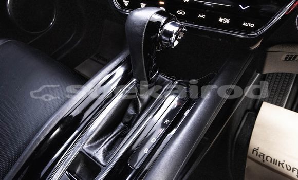 Buy Used Honda HR-V White Car in Bangkok in Bangkok Buy Used Honda HR-V White Car in Bangkok in Bangkok