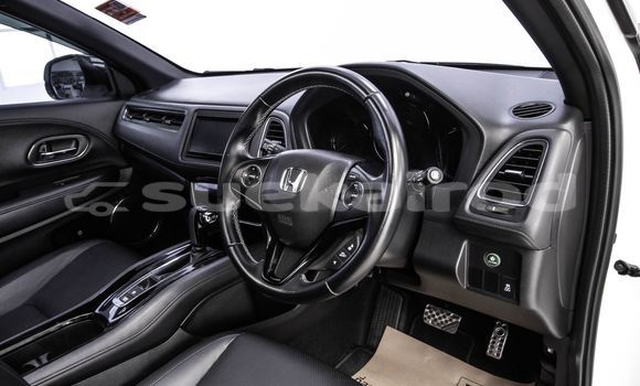 Buy Used Honda HR-V White Car in Bangkok in Bangkok Buy Used Honda HR-V White Car in Bangkok in Bangkok