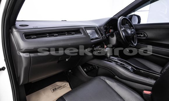 Buy Used Honda HR-V White Car in Bangkok in Bangkok Buy Used Honda HR-V White Car in Bangkok in Bangkok