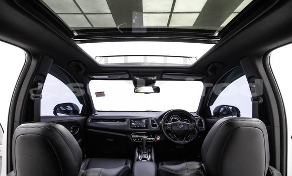 Buy Used Honda HR-V White Car in Bangkok in Bangkok Buy Used Honda HR-V White Car in Bangkok in Bangkok