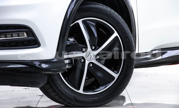 Buy Used Honda HR-V White Car in Bangkok in Bangkok Buy Used Honda HR-V White Car in Bangkok in Bangkok