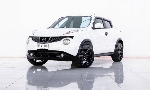 ซื้อ รถมือสอง Nissan Juke ขาว รถยนต์ ใน %{เมือง} ใน กรุงเทพมหานคร