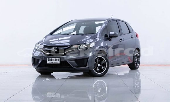 ซื้อ รถมือสอง Honda Jazz อื่น ๆ รถยนต์ ใน %{เมือง} ใน กรุงเทพมหานคร