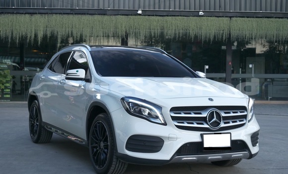 ซื้อ รถมือสอง Mercedes-Benz GLA-klasse ขาว รถยนต์ ใน %{เมือง} ใน กรุงเทพมหานคร ซื้อ รถมือสอง Mercedes-Benz GLA-klasse ขาว รถยนต์ ใน %{เมือง} ใน กรุงเทพมหานคร