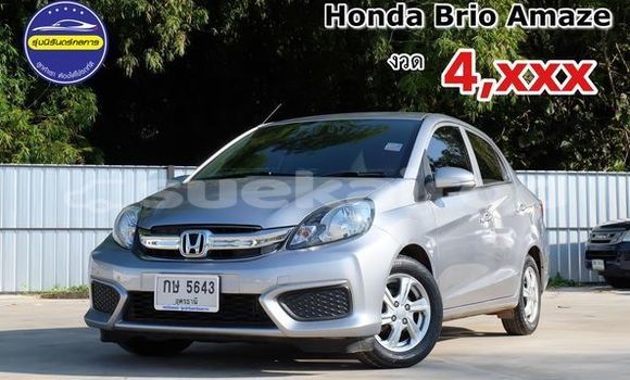 ซื้อ รถมือสอง Honda Brio เงิน รถยนต์ ใน %{เมือง} ใน กรุงเทพมหานคร