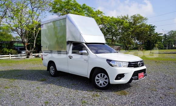 Buy Used Toyota Hiluxe Revo White Car in Bangkok in Bangkok