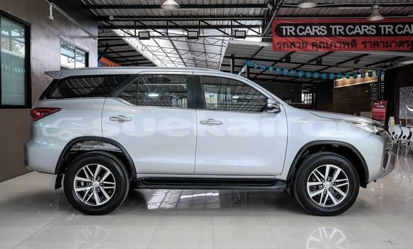 ซื้อ รถมือสอง Toyota Fortuner เงิน รถยนต์ ใน %{เมือง} ใน กรุงเทพมหานคร ซื้อ รถมือสอง Toyota Fortuner เงิน รถยนต์ ใน %{เมือง} ใน กรุงเทพมหานคร