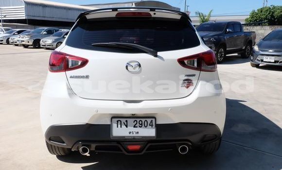 ซื้อ รถมือสอง Mazda Mazda 2 ขาว รถยนต์ ใน %{เมือง} ใน กรุงเทพมหานคร ซื้อ รถมือสอง Mazda Mazda 2 ขาว รถยนต์ ใน %{เมือง} ใน กรุงเทพมหานคร