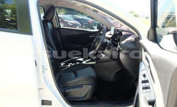 ซื้อ รถมือสอง Mazda Mazda 2 ขาว รถยนต์ ใน %{เมือง} ใน กรุงเทพมหานคร ซื้อ รถมือสอง Mazda Mazda 2 ขาว รถยนต์ ใน %{เมือง} ใน กรุงเทพมหานคร