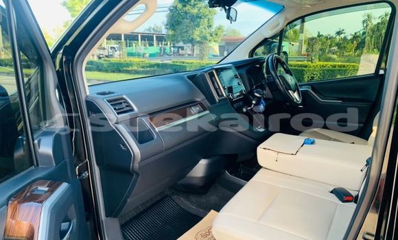 ซื้อ รถมือสอง Toyota Crown Majesta สีดำ รถยนต์ ใน %{เมือง} ใน กรุงเทพมหานคร ซื้อ รถมือสอง Toyota Crown Majesta สีดำ รถยนต์ ใน %{เมือง} ใน กรุงเทพมหานคร