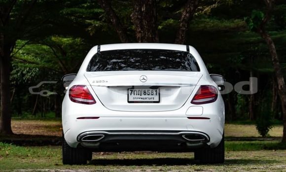 ซื้อ รถมือสอง Mercedes-Benz C-Classe ขาว รถยนต์ ใน %{เมือง} ใน กรุงเทพมหานคร ซื้อ รถมือสอง Mercedes-Benz C-Classe ขาว รถยนต์ ใน %{เมือง} ใน กรุงเทพมหานคร