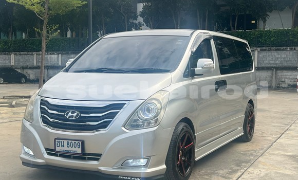 ซื้อ รถมือสอง Hyundai H1 อื่น ๆ รถยนต์ ใน %{เมือง} ใน กรุงเทพมหานคร