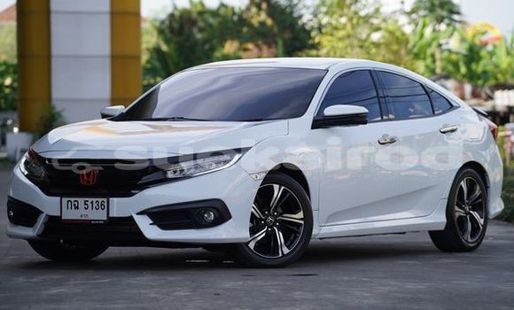 ซื้อ รถมือสอง Honda Civic ขาว รถยนต์ ใน %{เมือง} ใน กรุงเทพมหานคร