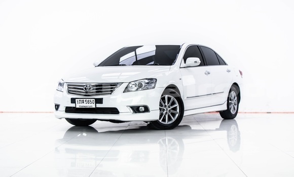 Buy Used Toyota Camry White Car in Bangkok in Bangkok