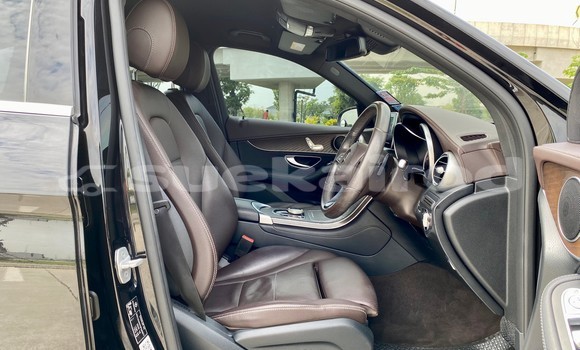 ซื้อ รถมือสอง Mercedes-Benz GLC 250D สีดำ รถยนต์ ใน %{เมือง} ใน กรุงเทพมหานคร ซื้อ รถมือสอง Mercedes-Benz GLC 250D สีดำ รถยนต์ ใน %{เมือง} ใน กรุงเทพมหานคร
