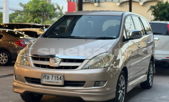 ซื้อ รถมือสอง Toyota Innova สีน้ำตาล รถยนต์ ใน %{เมือง} ใน กรุงเทพมหานคร