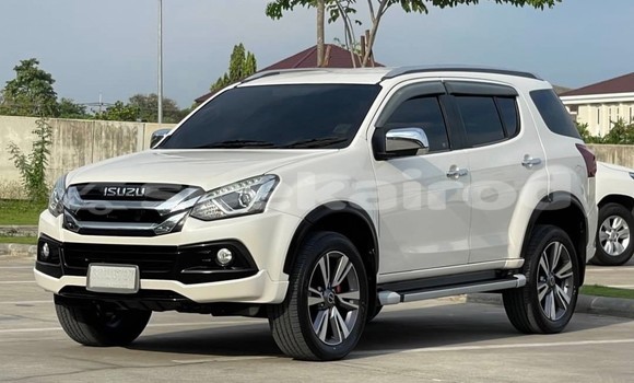 Buy Used Isuzu MU-X White Car in Bangkok in Bangkok
