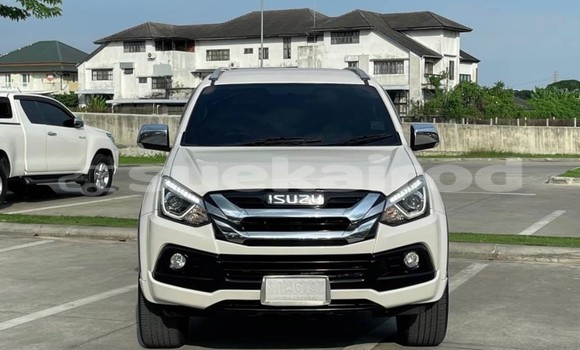 Buy Used Isuzu MU-X White Car in Bangkok in Bangkok Buy Used Isuzu MU-X White Car in Bangkok in Bangkok