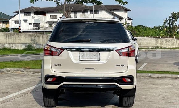 Buy Used Isuzu MU-X White Car in Bangkok in Bangkok Buy Used Isuzu MU-X White Car in Bangkok in Bangkok