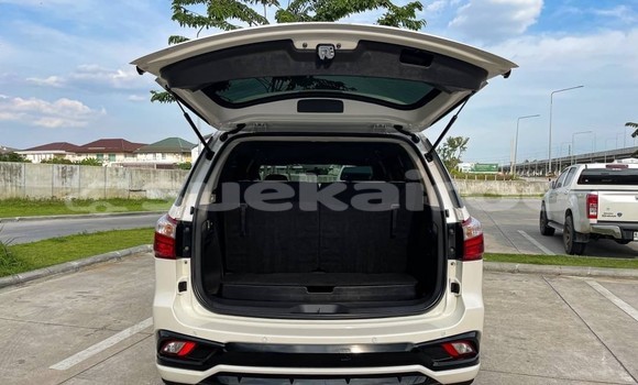 Buy Used Isuzu MU-X White Car in Bangkok in Bangkok Buy Used Isuzu MU-X White Car in Bangkok in Bangkok