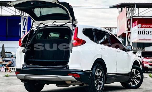 Buy Used Honda CR–V White Car in Bangkok in Bangkok Buy Used Honda CR–V White Car in Bangkok in Bangkok