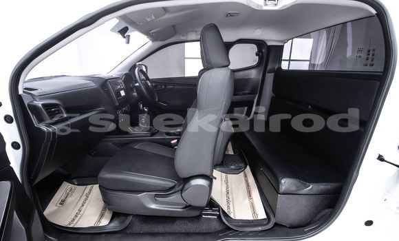 ซื้อ รถมือสอง Isuzu D-Max ขาว รถยนต์ ใน %{เมือง} ใน กรุงเทพมหานคร ซื้อ รถมือสอง Isuzu D-Max ขาว รถยนต์ ใน %{เมือง} ใน กรุงเทพมหานคร