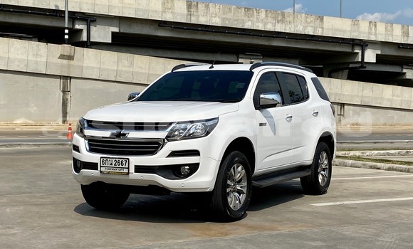 Buy Used Chevrolet TrailBlazer White Car in Bangkok in Bangkok