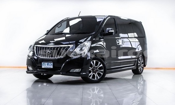 ซื้อ รถมือสอง Hyundai H1 สีดำ รถยนต์ ใน %{เมือง} ใน กรุงเทพมหานคร