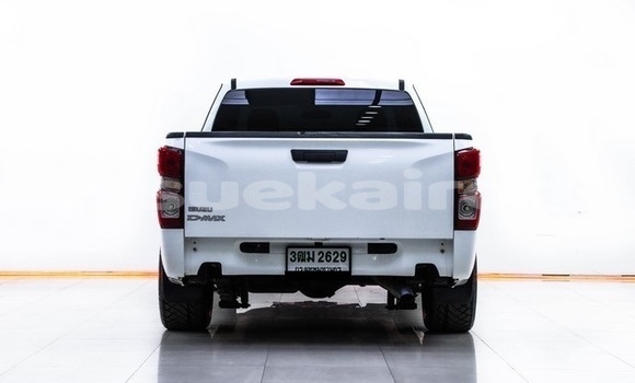 Buy Used Isuzu D–MAX White Car in Bangkok in Bangkok Buy Used Isuzu D–MAX White Car in Bangkok in Bangkok