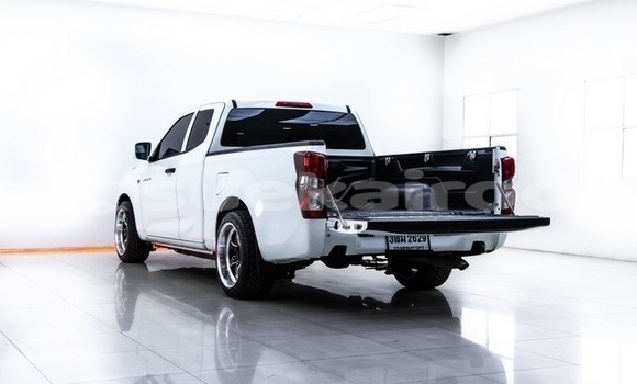 Buy Used Isuzu D–MAX White Car in Bangkok in Bangkok Buy Used Isuzu D–MAX White Car in Bangkok in Bangkok