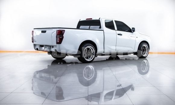Buy Used Isuzu D–MAX White Car in Bangkok in Bangkok Buy Used Isuzu D–MAX White Car in Bangkok in Bangkok