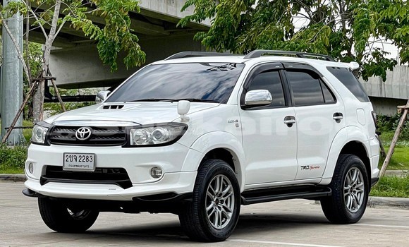 ซื้อ รถมือสอง Toyota Fortuner ขาว รถยนต์ ใน %{เมือง} ใน กรุงเทพมหานคร