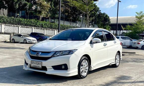 ซื้อ รถมือสอง Honda City ขาว รถยนต์ ใน %{เมือง} ใน กรุงเทพมหานคร