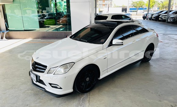 Buy Used Mercedes-Benz E-Classe White Car in Bangkok in Bangkok