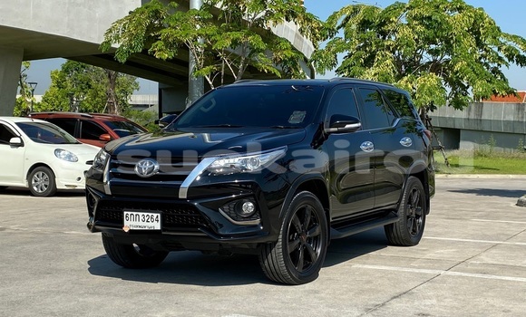 ซื้อ รถมือสอง Toyota Fortuner สีดำ รถยนต์ ใน %{เมือง} ใน กรุงเทพมหานคร
