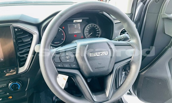 Buy Used Isuzu D-max Cab4 Silver Car in Bangkok in Bangkok Buy Used Isuzu D-max Cab4 Silver Car in Bangkok in Bangkok