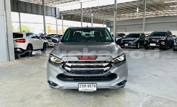 Buy Used Isuzu D-max Cab4 Silver Car in Bangkok in Bangkok Buy Used Isuzu D-max Cab4 Silver Car in Bangkok in Bangkok