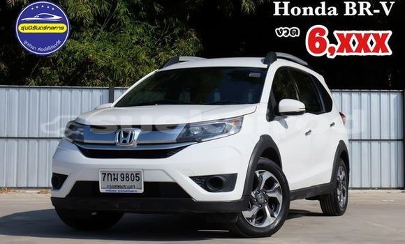ซื้อ รถมือสอง Honda BR-V ขาว รถยนต์ ใน %{เมือง} ใน กรุงเทพมหานคร