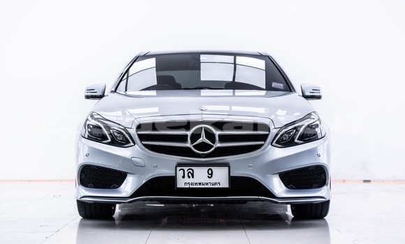 ซื้อ รถมือสอง Mercedes‒Benz E–Class เงิน รถยนต์ ใน %{เมือง} ใน กรุงเทพมหานคร ซื้อ รถมือสอง Mercedes‒Benz E–Class เงิน รถยนต์ ใน %{เมือง} ใน กรุงเทพมหานคร