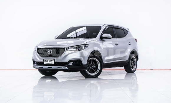 ซื้อ รถมือสอง MG ZS เงิน รถยนต์ ใน %{เมือง} ใน กรุงเทพมหานคร