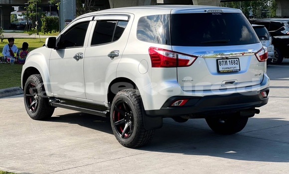 ซื้อ รถมือสอง Isuzu MU-X อื่น ๆ รถยนต์ ใน %{เมือง} ใน กรุงเทพมหานคร ซื้อ รถมือสอง Isuzu MU-X อื่น ๆ รถยนต์ ใน %{เมือง} ใน กรุงเทพมหานคร