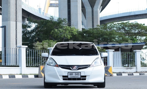 ซื้อ รถมือสอง Nissan Note ขาว รถยนต์ ใน %{เมือง} ใน กรุงเทพมหานคร