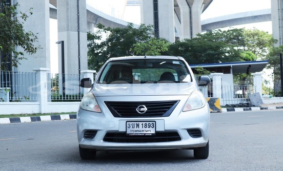 ซื้อ รถมือสอง Nissan Almera เงิน รถยนต์ ใน %{เมือง} ใน กรุงเทพมหานคร