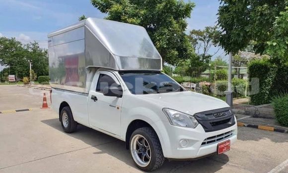 Buy Used Isuzu D-Max White Car in Bangkok in Bangkok