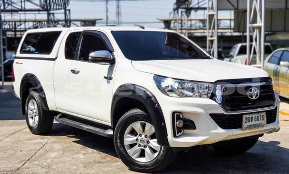 Buy Used Toyota Hiluxe Revo White Car in Bangkok in Bangkok Buy Used Toyota Hiluxe Revo White Car in Bangkok in Bangkok