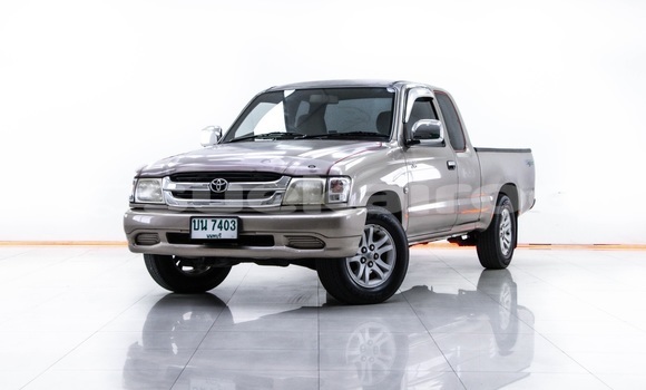 Buy Used Toyota Hilux Brown Car in Bangkok in Bangkok