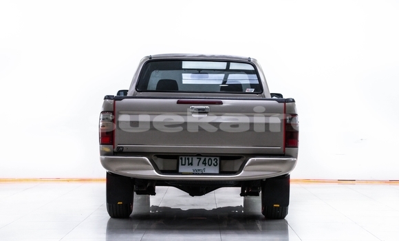 Buy Used Toyota Hilux Brown Car in Bangkok in Bangkok Buy Used Toyota Hilux Brown Car in Bangkok in Bangkok
