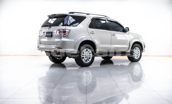 ซื้อ รถมือสอง Toyota Fortuner สีน้ำตาล รถยนต์ ใน %{เมือง} ใน กรุงเทพมหานคร ซื้อ รถมือสอง Toyota Fortuner สีน้ำตาล รถยนต์ ใน %{เมือง} ใน กรุงเทพมหานคร